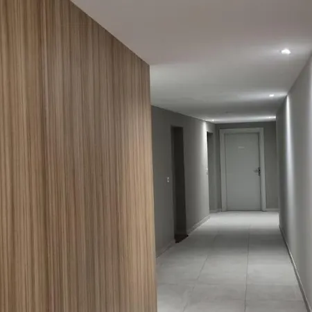 De Luxe Village Vue Avec Piscine Daire
