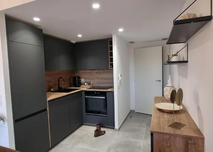 De Luxe Village Vue Avec Piscine Appartamento *
