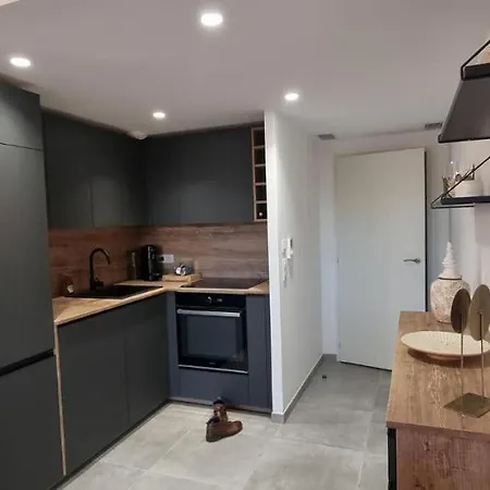 De Luxe Village Vue Avec Piscine Апартаменты *